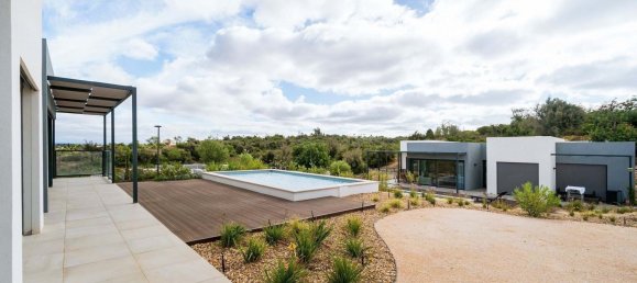 3 bedrooms Villa in Lagoa, Portugal No. 139065 2