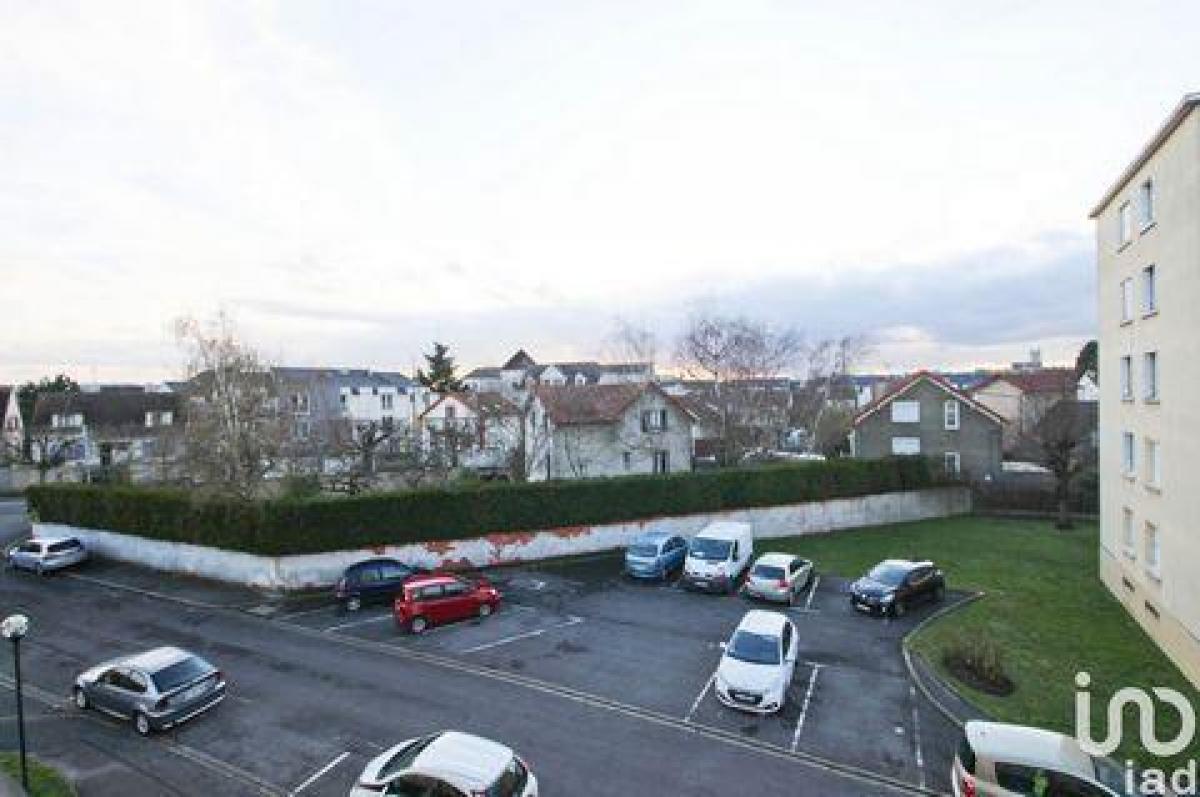 2 bedrooms Condo in Meaux, France No. 35919