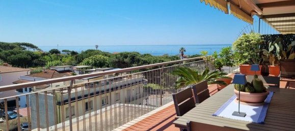 Ático de 4 habitaciónes en Massa, Italy No. 284399 2