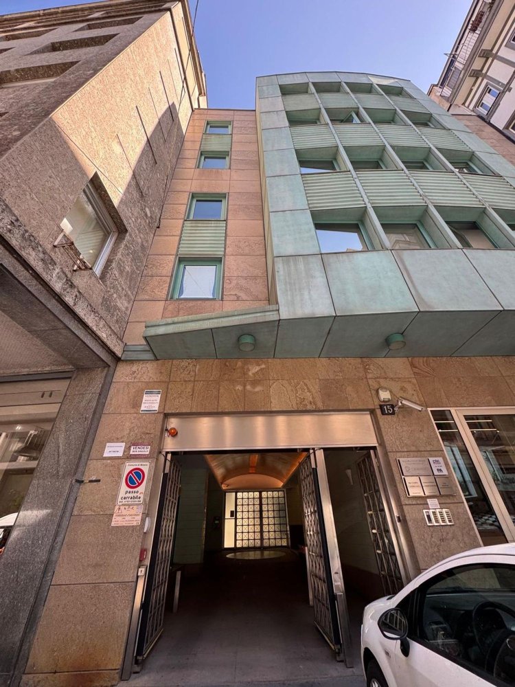 Garage in Milan, Italy 11m², Nr. 373640