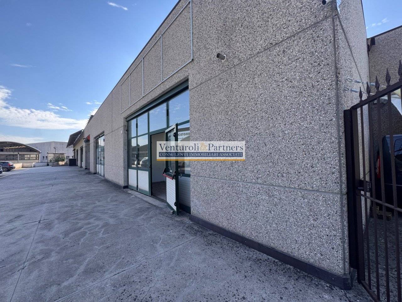 Armazém em Villanuova sul Clisi, Italy 330 m² N.º 299786