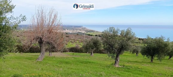 Grundstück in Rocca Imperiale, Italy 16525m², Nr. 165228 7