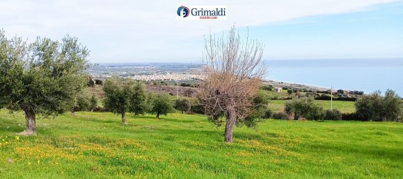 Grundstück in Rocca Imperiale, Italy 16525m², Nr. 165228 5