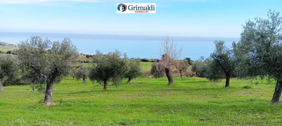 Grundstück in Rocca Imperiale, Italy 16525m², Nr. 165228 6