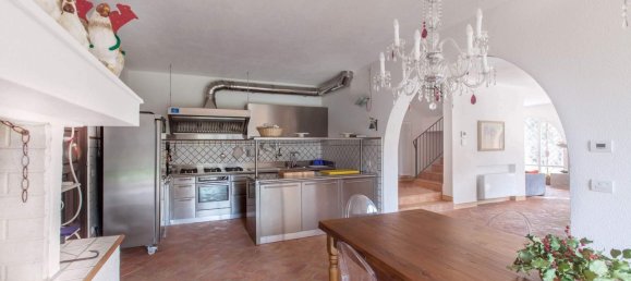 5 bedrooms Villa in Riparbella, Italy No. 193964 10