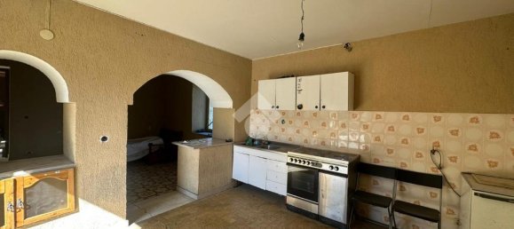 2 bedrooms House in Capriglia Irpina, Italy No. 358680 3