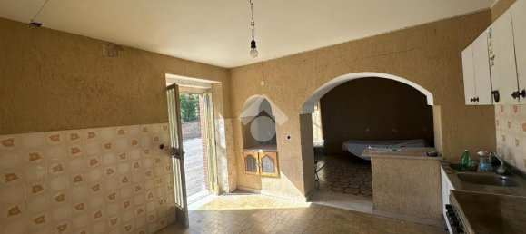 2 bedrooms House in Capriglia Irpina, Italy No. 358680 5