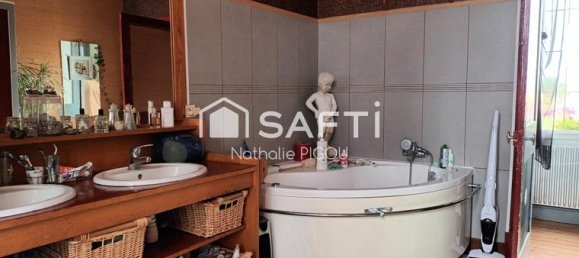 4 bedrooms House in Seine-Maritime, France No. 359945 7