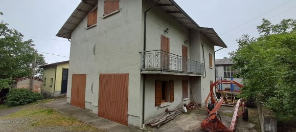 7 rooms Apartment in Castelnovo ne' Monti, Italy No. 95116 12