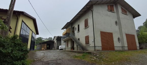 7 rooms Apartment in Castelnovo ne' Monti, Italy No. 95116 2