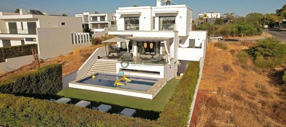 3 غرف نوم فيلا في Quarteira, Portugal رقم 110608 13