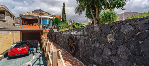 5 bedrooms Villa in Adeje, Spain No. 103824 7