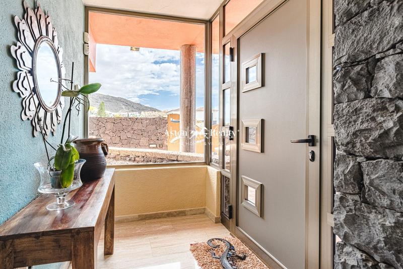 5 bedrooms Villa in Adeje, Spain No. 103824