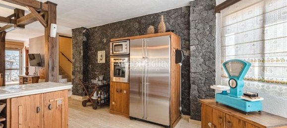 5 bedrooms Villa in Adeje, Spain No. 103824 2