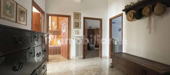 5 bedrooms Apartment in Siena, Italy No. 136233 8