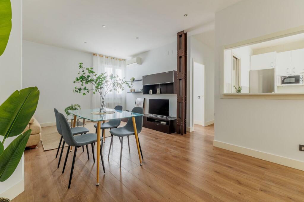 Apartamento T2 em Madrid, Spain N.º 246187
