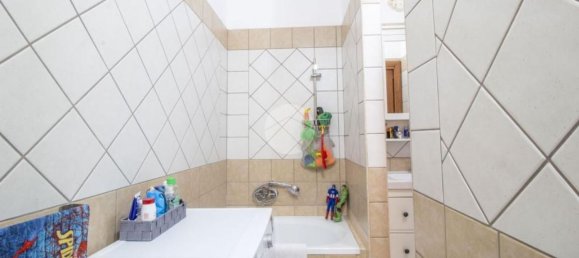 3-salle Appartement à Marcellina, Italy No. 266018 9