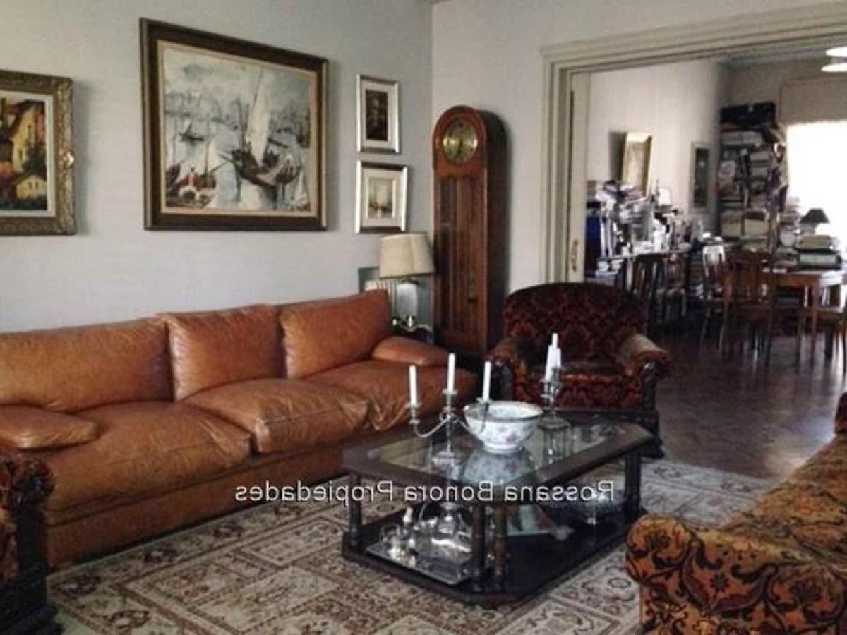 4 bedrooms House in Montevideo, Uruguay No. 10315