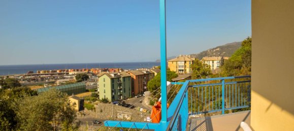 Квартира с 2 спальнями в Генуя, Италия № 70127 4