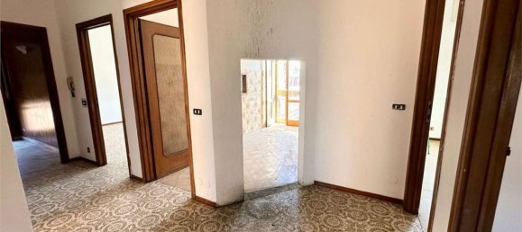 Casa T4 em Cameri, Italy N.º 379014 15