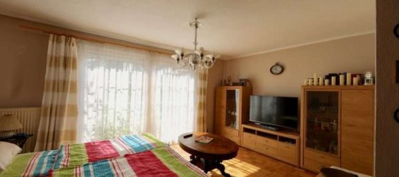 Moradia em banda de 4 divisões em Neu-Hohenschonhausen, Germany N.º 27822 2