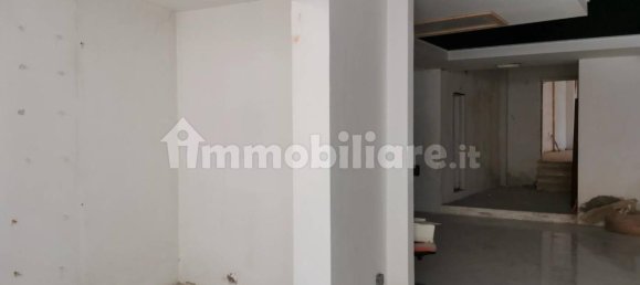 166m² Commercial property in Poggibonsi, Italy No. 298198 7