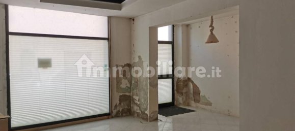166m² Commercial property in Poggibonsi, Italy No. 298198 2