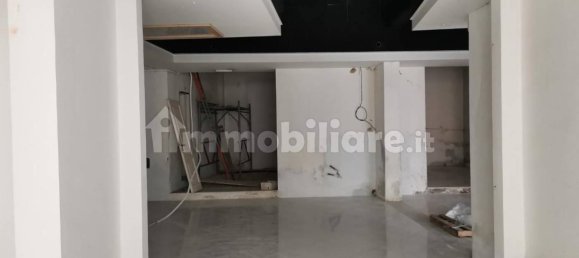 166m² Commercial property in Poggibonsi, Italy No. 298198 9