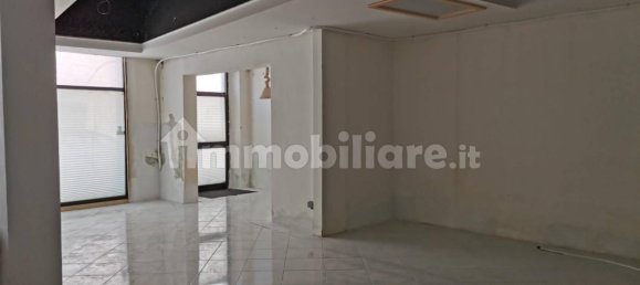 166m² Commercial property in Poggibonsi, Italy No. 298198 11