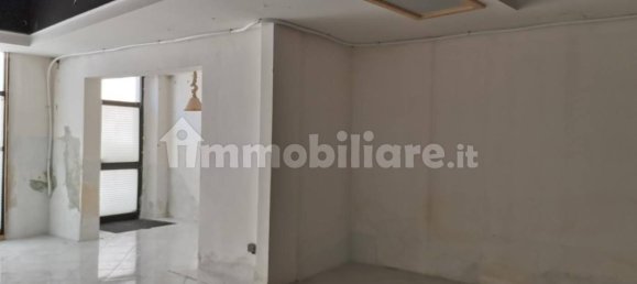 166m² Commercial property in Poggibonsi, Italy No. 298198 3