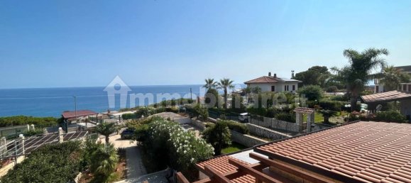 3 bedrooms Apartment in Altavilla Milicia, Italy No. 347156 4