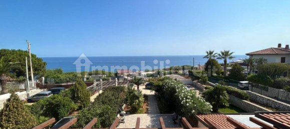 3 bedrooms Apartment in Altavilla Milicia, Italy No. 347156 5