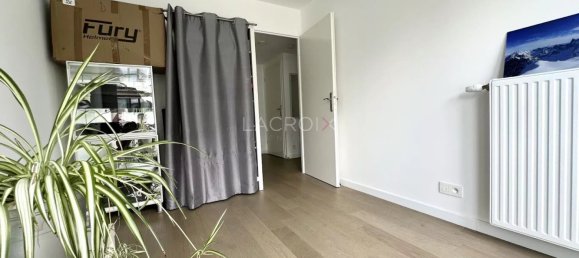 3 bedrooms Apartment in Gentilly, France No. 181453 15