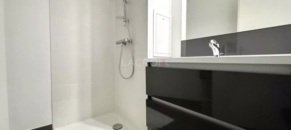 3 bedrooms Apartment in Gentilly, France No. 181453 13