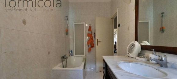 3 rooms Apartment in Portici, Italy No. 42035 6