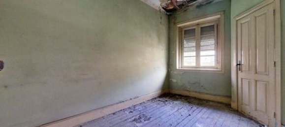 320m² Commercial property in Porto, Portugal No. 151659 25