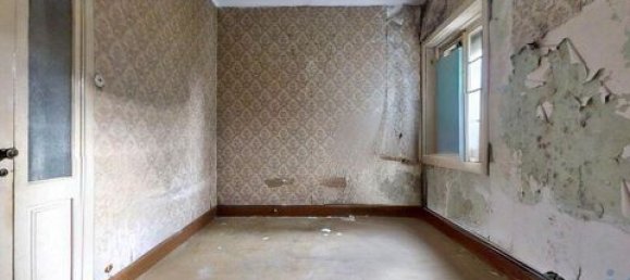 320m² Commercial property in Porto, Portugal No. 151659 14