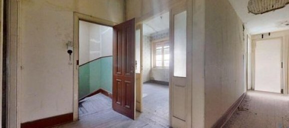 320m² Commercial property in Porto, Portugal No. 151659 29