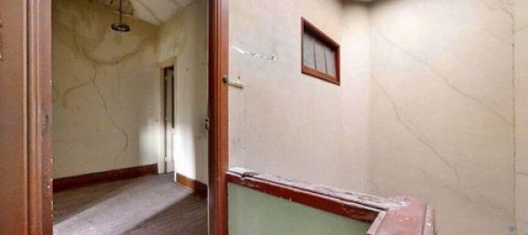 320m² Commercial property in Porto, Portugal No. 151659 21