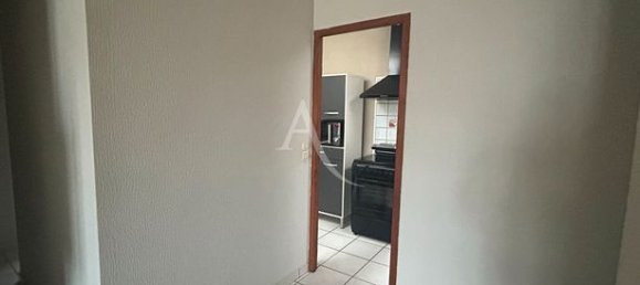 Bâtiment à Trèbes, France 190m² No. 312111 12