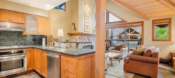 3 bedrooms House in British Columbia, Canada No. 1072 12