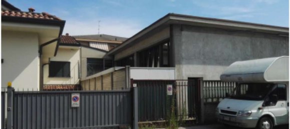 Lagerhaus in Meda, Italy 470m², Nr. 310003 10