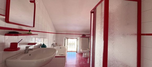 1200m² Building in Ferrere, Italy No. 345572 29