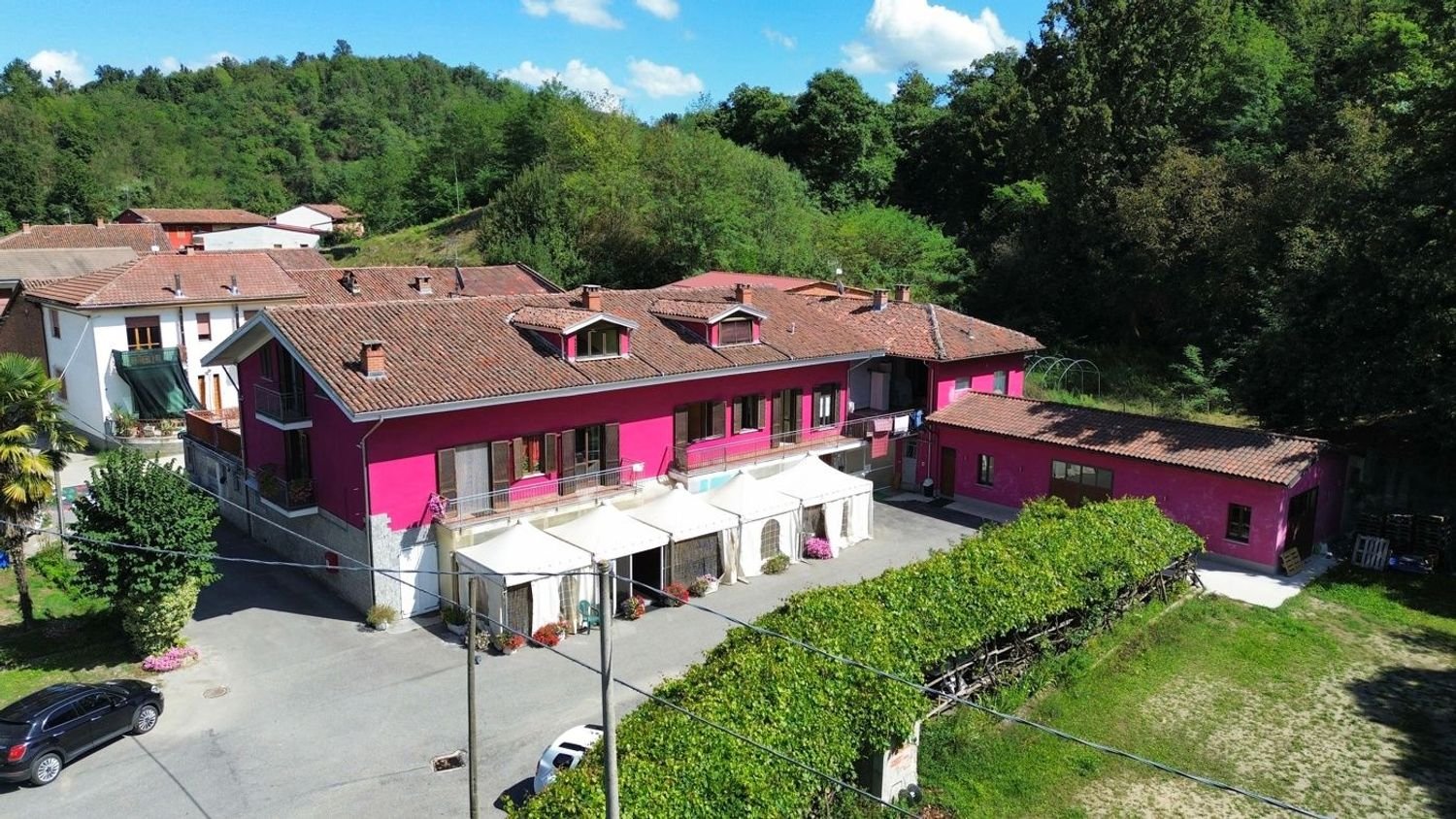1200m² Building in Ferrere, Italy No. 345572