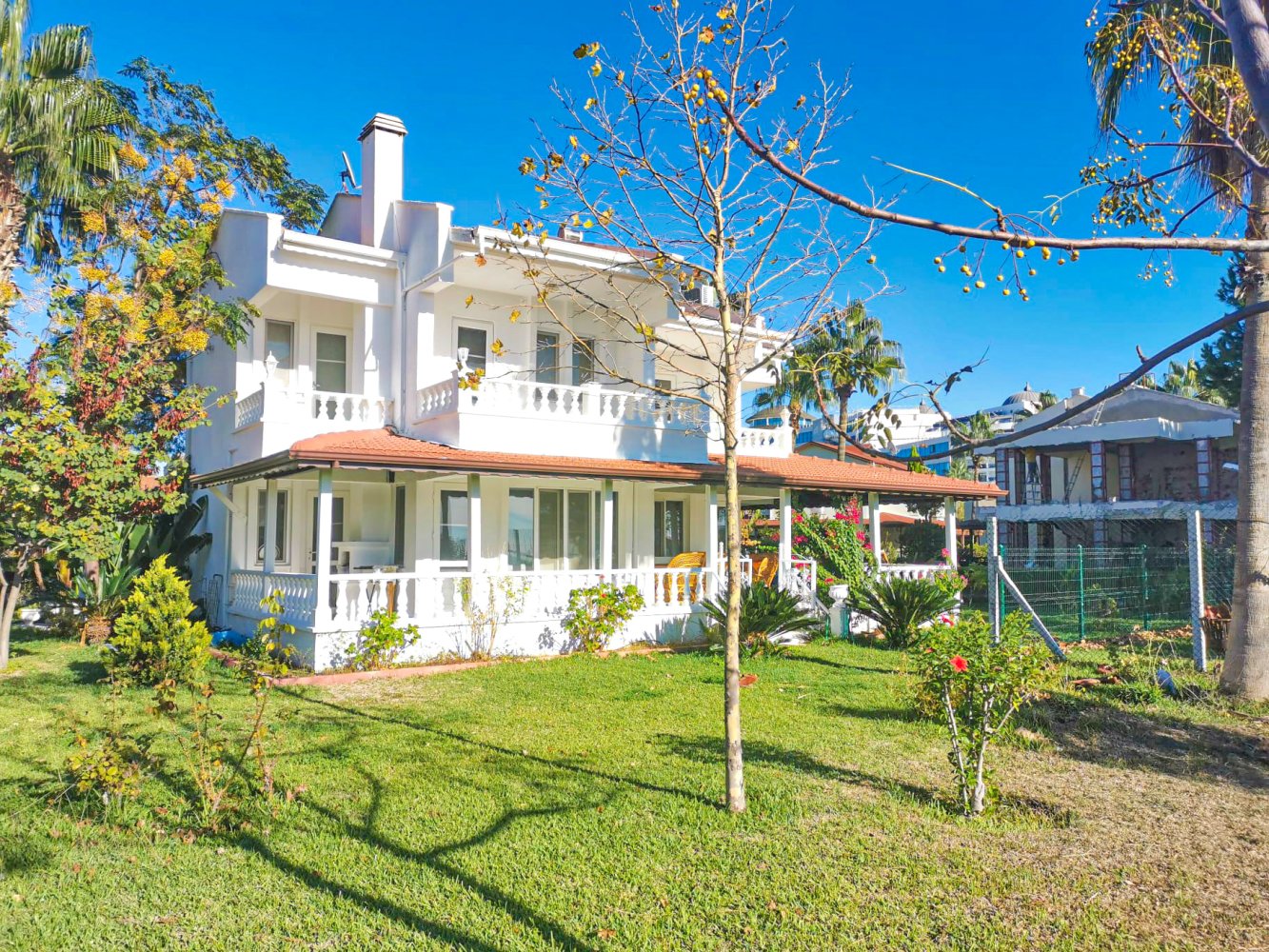 Villa 4+1 in Side, Turkey No. 1636