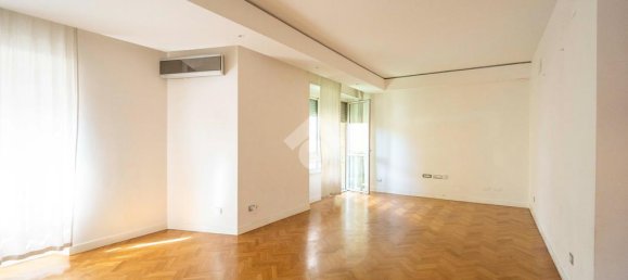 Квартира с 5 спальнями в Латина, Италия № 282490 2