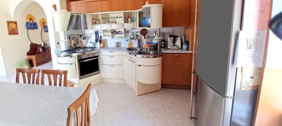 4 rooms Apartment in Genoa, Italy No. 305199 3