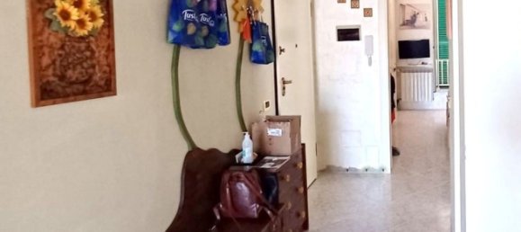 4 rooms Apartment in Genoa, Italy No. 305199 4