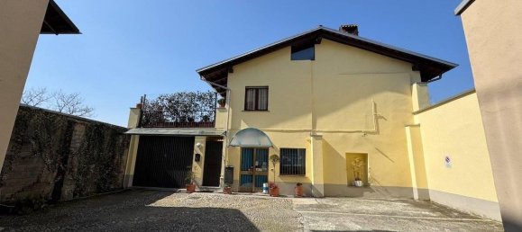 Вилла с 7 комнатами в Биелла, Италия № 36012 5