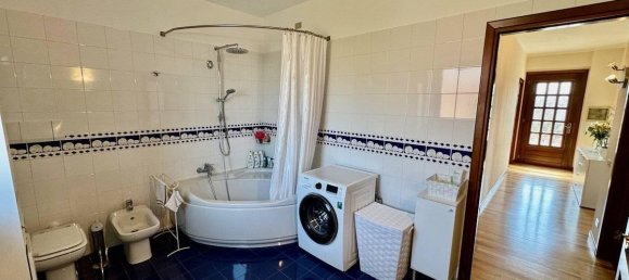 Вилла с 7 комнатами в Биелла, Италия № 36012 40